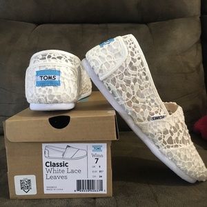 NEW Toms! White lace, size 7